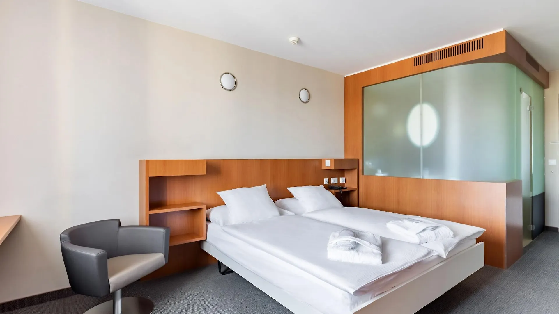 Hôtel Cornavin Genève 4*,