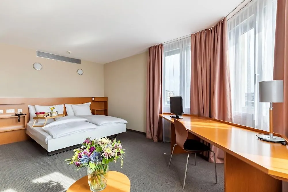 Hotel Cornavin Genf 4*,