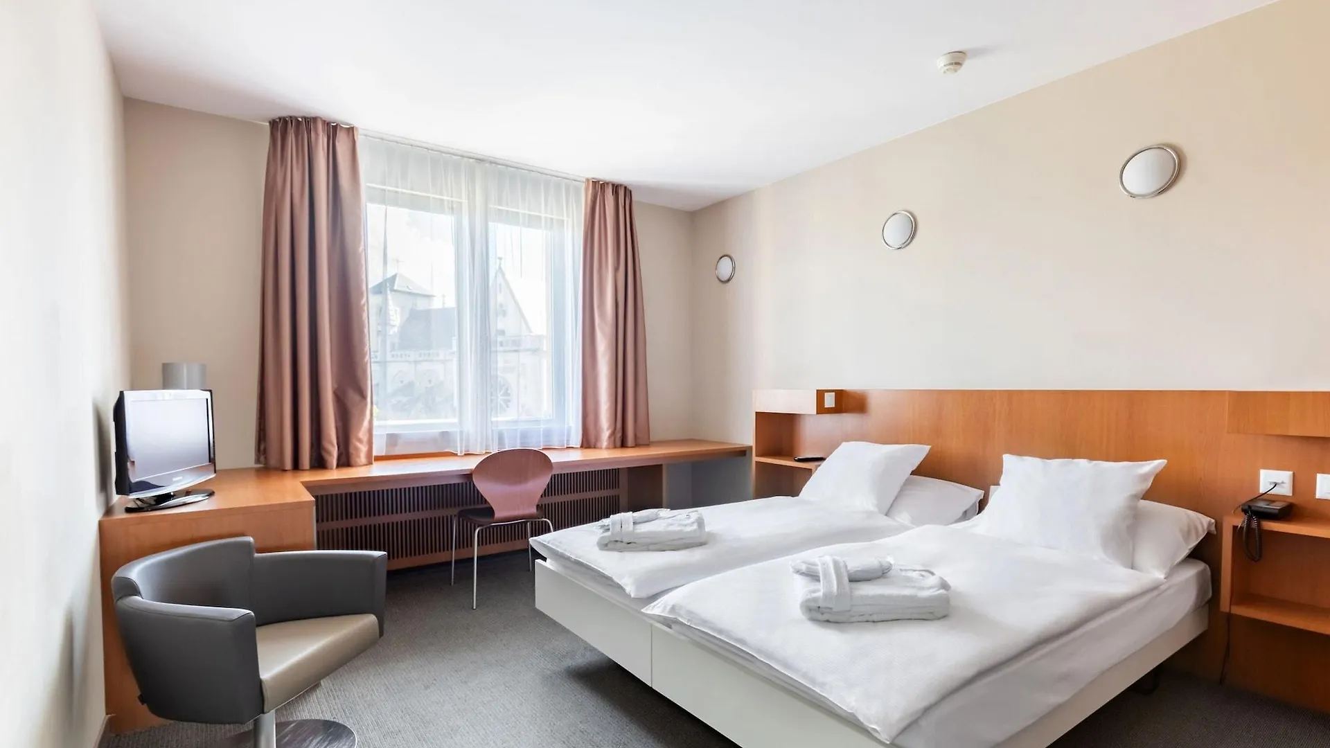 Hotel Cornavin Geneva 4*,  Switzerland